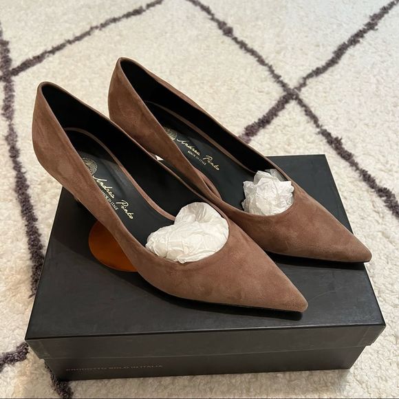 Andrea Pinto’s Moxie Mocha Suede kitten Heels 👠 - Picture 7 of 10